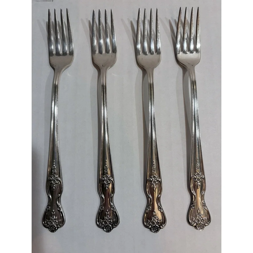 Set of 4 Magnolia Inspiration by Wm Roger's Rogers Silver plate Dinner Forks